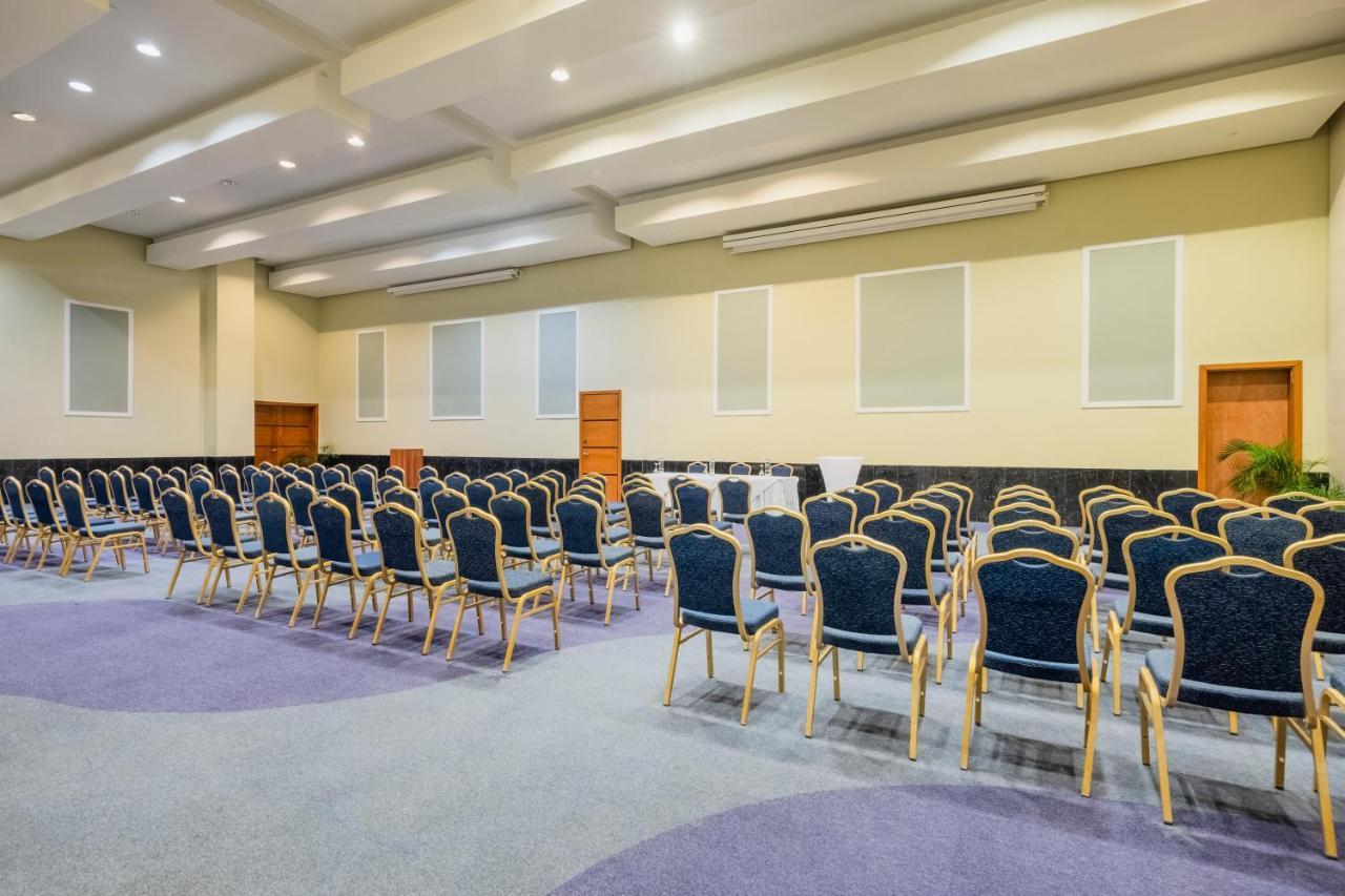 Joia Rose Hall By Iberostar (Adults Only) Монтего Бей Екстериор снимка